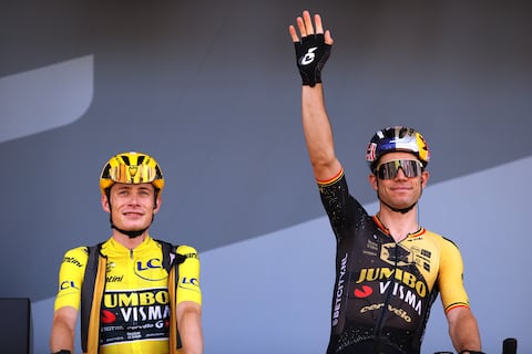 MONT DE MARSAN, FRANCE - JULY 07: (L-R) Jonas Vingegaard of Denmark - Yellow leader jersey and Wout Van Aert of Belgium and Team Jumbo-Visma prior to the stage seven of the 110th Tour de France 2023 a 169.9km stage from Mont de Marsan to Bordeaux / #UCIWT / on July 07, 2023 in Mont de Marsan, France. (Photo by Michael Steele/Getty Images)