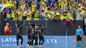 LAS VEGAS, NEVADA - JUNE 26: Kendry Paez of Ecuador celebrates with teammates after scoring the team's second goal during the CONMEBOL Copa America 2024 Group B match between Ecuador and Jamaica at Allegiant Stadium on June 26, 2024 in Las Vegas, Nevada.   Ethan Miller/Getty Images/AFP (Photo by Ethan Miller / GETTY IMAGES NORTH AMERICA / Getty Images via AFP)