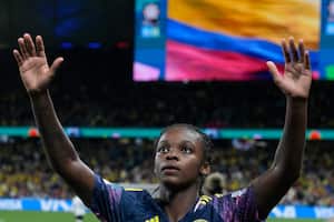 Linda Caicedo de Colombia celebra después de anotar el primer gol de su equipo durante el partido de fútbol del Grupo H de la Copa Mundial Femenina entre Alemania y Colombia en el Estadio de Fútbol de Sídney en Sídney, Australia, el domingo 30 de julio de 2023. (Foto AP/Rick Rycroft)