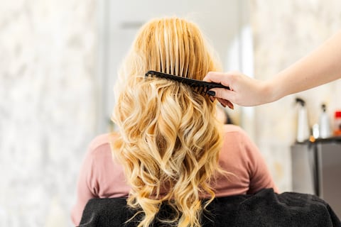 El exceso de calor puede maltratar el cabello.