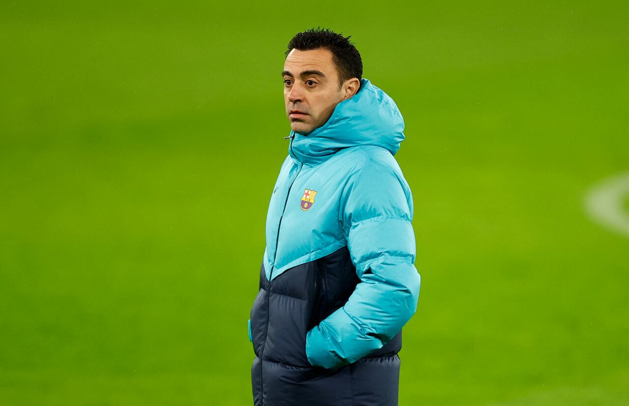 Soccer Football - Europa League - FC Barcelona Training - Old Trafford, Manchester, Britain - February 22, 2023  FC Barcelona coach Xavi during training Action Images via Reuters/Andrew Boyers