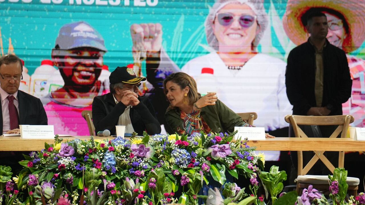 Presidente Gustavo Petro y ministra de Agricultura Jhenifer Mojica.